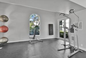 Relaxation & Luxury Pool GYM Parking WIFI