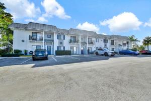 Boca Raton Getaway Poolside Paradise BBQ