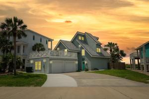 Aqua Dreams - Pet Friendly Heated Private Pool