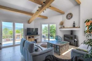 Beautiful villa 5 min from Valbonne with garden pool and jacuzzi