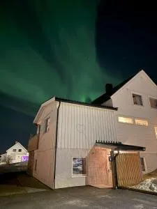 Arctic Retreat - two separate bedroom apartment - Tomasjorda