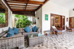 Just a 3 min stroll to the Seminyak beach