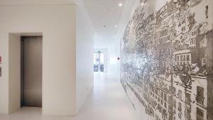 Amazing Stylish Studio Apt w AC Balcony Elevator