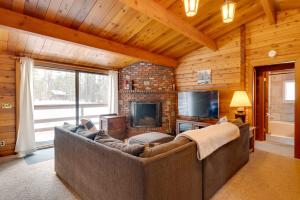 Hike and Ski Cabin with Fireplace in Franconia!