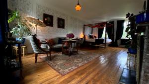 Sejours chez l'habitant Chambre d-hotes Marina - Chateau Le Bas Bleu : photos des chambres