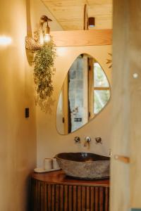 Tentes de luxe Cabane La Fontaine du Figuier : photos des chambres