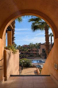 Luxury large 2 bedroom Apartment 10 min walk to Villamartin Plaza