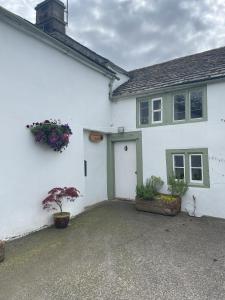 Lodge Farm B&B - a working farm