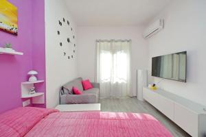 House Sabrina Aurelio