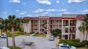 Oceanside complex B35 1 Bed 1 Bath Heated Pool