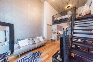 Intendente Prime Studio by Hosty