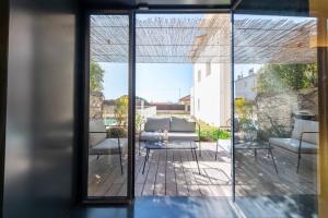 1-Br 75m Duplex with Pool