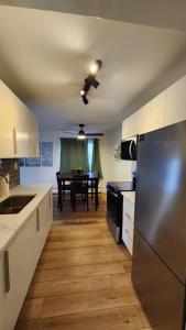 ENTIRE 2 BEDROOM APARTMENT by UW RESEARCH PARK - PS5