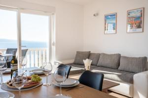 Sunny Hill Apartments with rooftop pool