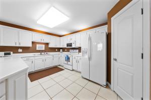 Perdido Grande 2502 by Vacation Homes Collection