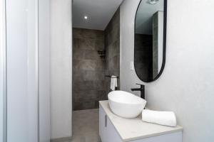 Luxury Surfers Corner Suite with Ocean Views