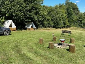 Glamping Návary s bazénem