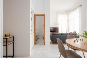 Arenal Carreteria Deluxe Suites by Valcambre