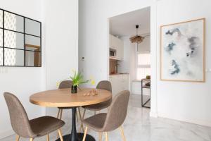 Arenal Carreteria Deluxe Suites by Valcambre