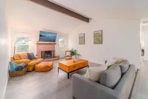 Cozy Family Haven in Sparks - Pet Friendly - Fenced Yard - Clark