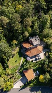 Ferienhaus hoch über dem Taubertal mit fantastischem Weitblick, Dachterrasse, 2000m2 großem Grundstück und Kamin