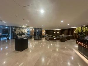 One Bedroom Apartment near MOA