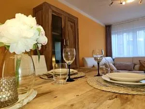 Ferienwohnung Sonnenfeld mit Gartenblick - Surheim