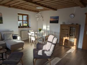 "BayernWald 201" Ferienwohnung mit Pool und Sauna