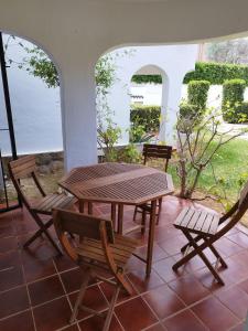 estudio para parejas con piscina en urbanizacion tranquila