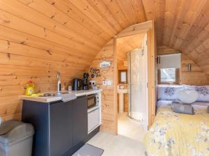 The Hideaway Glamping Pod 2 With Hot Tub & Cold Shower