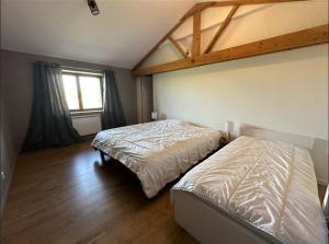 Les coqs de Mirebois ,Maison de campagne de 200 M2 pour 10 Personnes