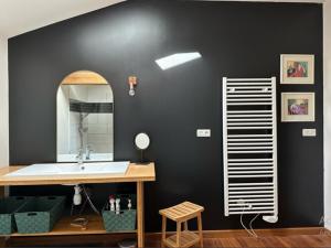 Les coqs de Mirebois ,Maison de campagne de 200 M2 pour 10 Personnes