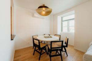 Mary Pink - NO 1C - Stunning Two-Bedroom Apartment