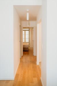 Mary Pink - NO 1C - Stunning Two-Bedroom Apartment