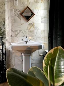 Sejours chez l'habitant Chambre d-hotes Lou - Chateau Le Bas Bleu : photos des chambres