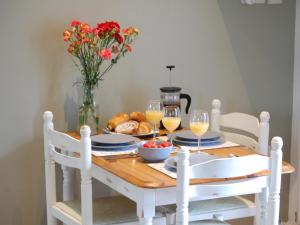 Carreg Cennen Cottage