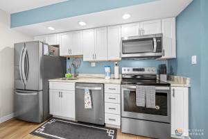 Spectacular Ocean View STEPS from the Beach and Pool! 4th Floor Studio!