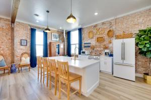 Downtown Emmett Apt: 7 Mi to Black Canyon Dam