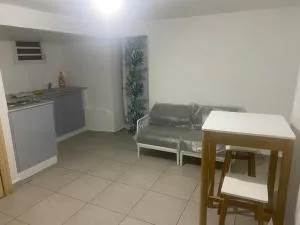 KARENGA Appartel - Deshauteurs