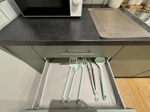 Town centre 1 Cozy king size bed ensuit shower