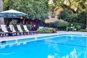 El Pueblo Inn - Petaluma