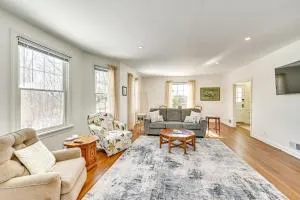 Bright Home Near Pine Lake with Deck and Yard - Knox