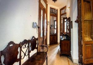 Antique,classy & quiet 3 bedroom and roof terrace apt in the heart of San Telmo