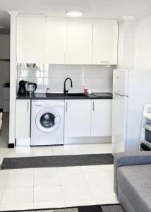 Apartment with pool, near the see