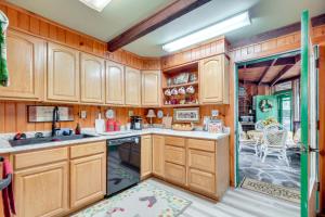 A-Frame Cabin with Spacious Yard in Tellico Plains!