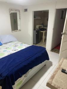 Habitación independiente cerca al mar.