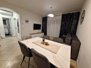 Golden Olive Apartment in Volme, Banjole!