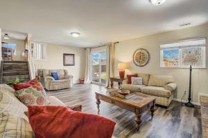 Iron View Hot Tub Fire Pit & Breathtaking Views