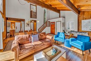 Cozy Carnelian Bay Escape with Deck and Foosball