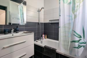 Grand duplex - Parking privé - Centre - Calme